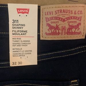 NWT Levi’s